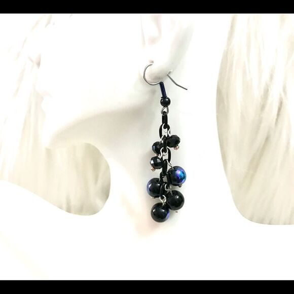 Handmade beaded earrings  - Picture 2 of 2